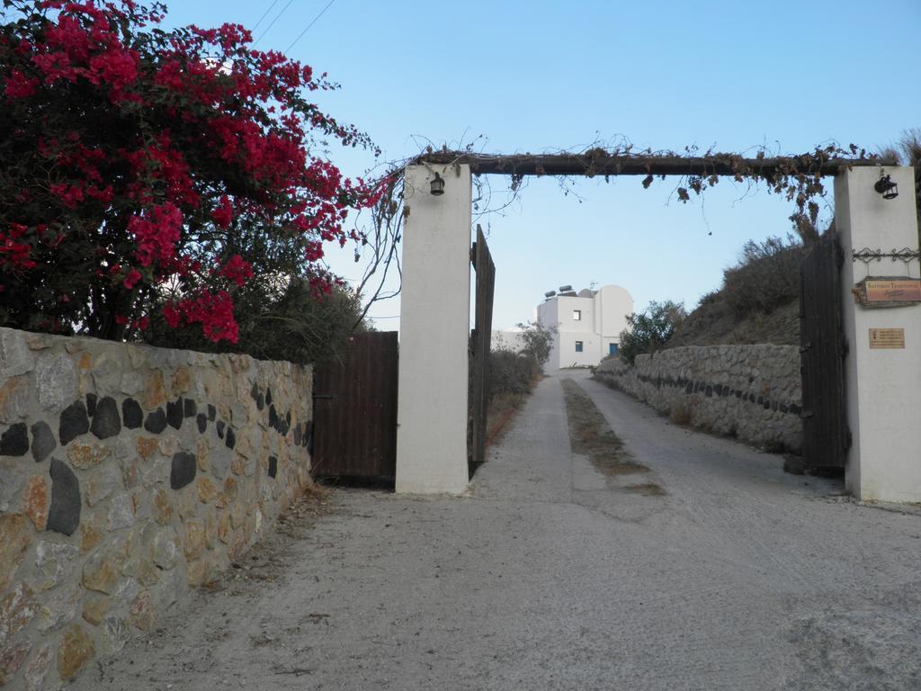 Santorini Traditional Suites Vóthon Exterior foto